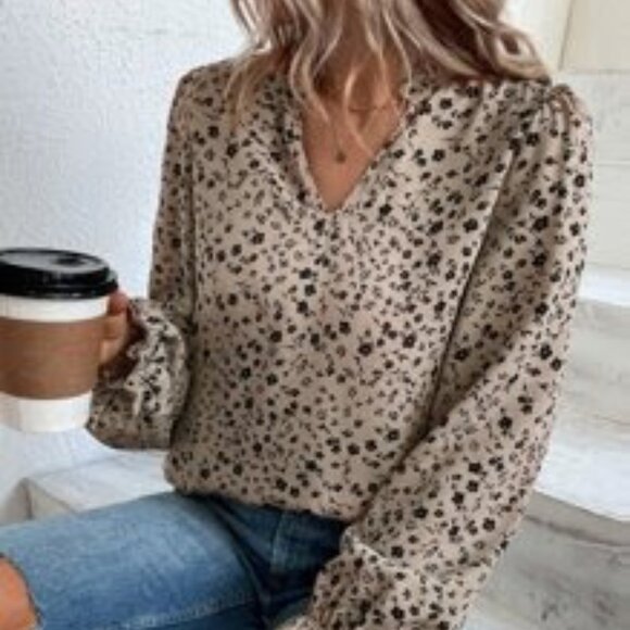 Shein women’s Chic Floral black and beige Patterned Blouse size large - Picture 1 of 9